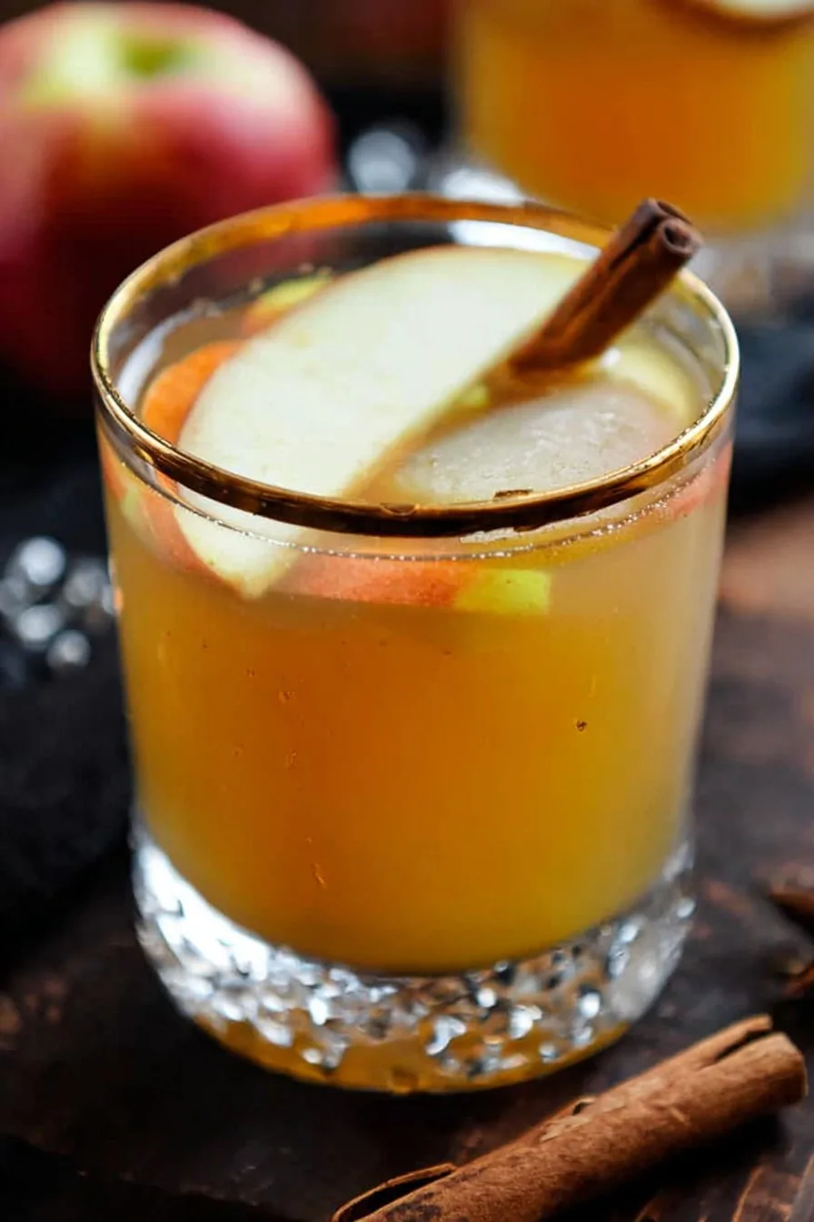 Spiced Rum Apple Cider Cocktail